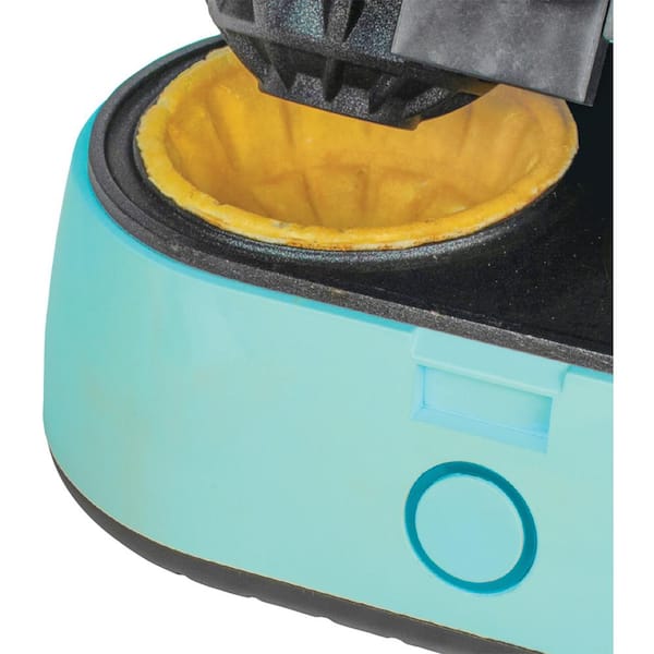 https://images.thdstatic.com/productImages/1a9bc197-cae1-4ddf-b51f-a39f81fea7b2/svn/blue-brentwood-waffle-makers-ts-1402bl-fa_600.jpg