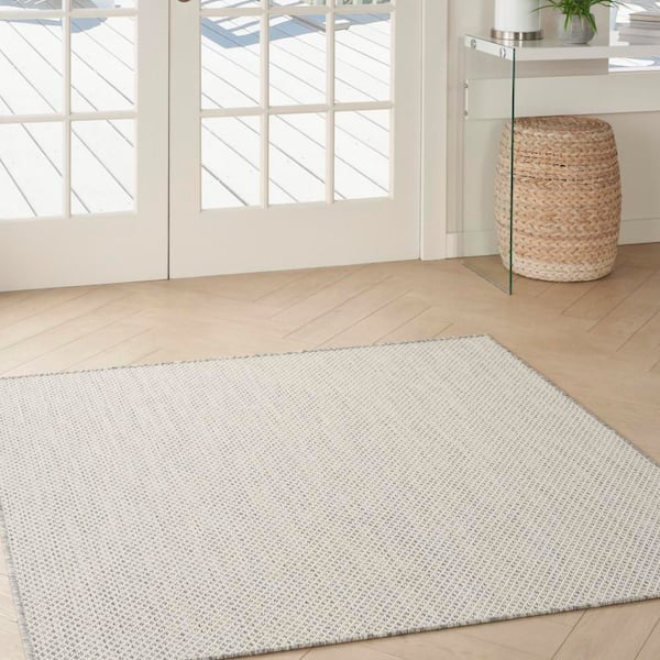 Courtyard Ivory/Silver 4 ft. x 4 ft. Solid Geometric Contemporary Square Indoor/Outdoor Area Rug