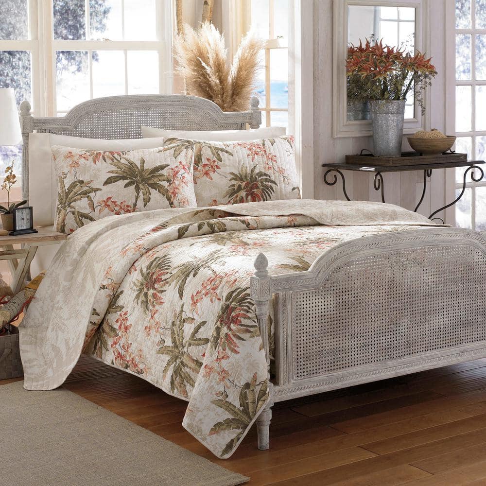 Tropical White Full/Queen Reversible Cotton Quilt Set with Palm Design