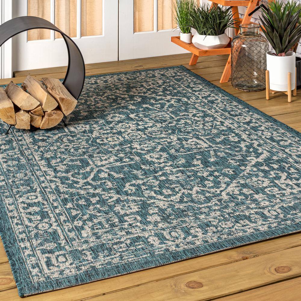 Teal and Gray Bohemian Medallion Indoor/Outdoor Area Rug, 3 x 5