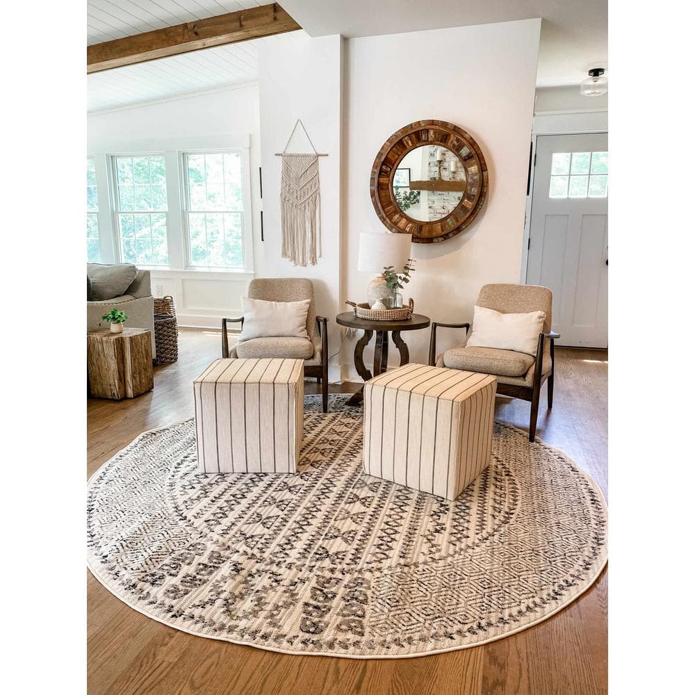 Gray and Off-White 5' x 7' Synthetic Rectangular Area Rug