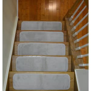 Trendy Smoke White 8-1/2 in. x 30 in. Indoor Carpet Stair Treads Slip Resistant Backing (Set of 3)