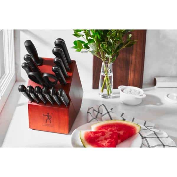 Early Black Friday price chop! This top-rated Henckels knife set