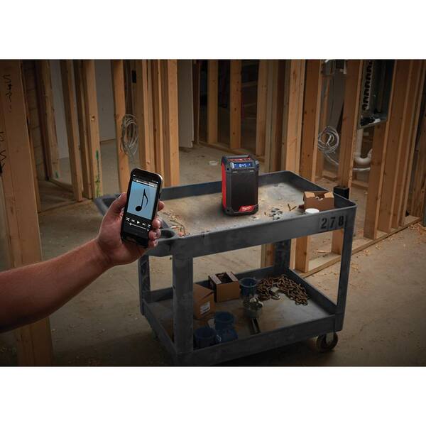 Milwaukee M12 12-Volt Lithium-Ion Cordless Bluetooth/AM/FM Jobsite Radio with Charger with M12 2.0Ah Battery