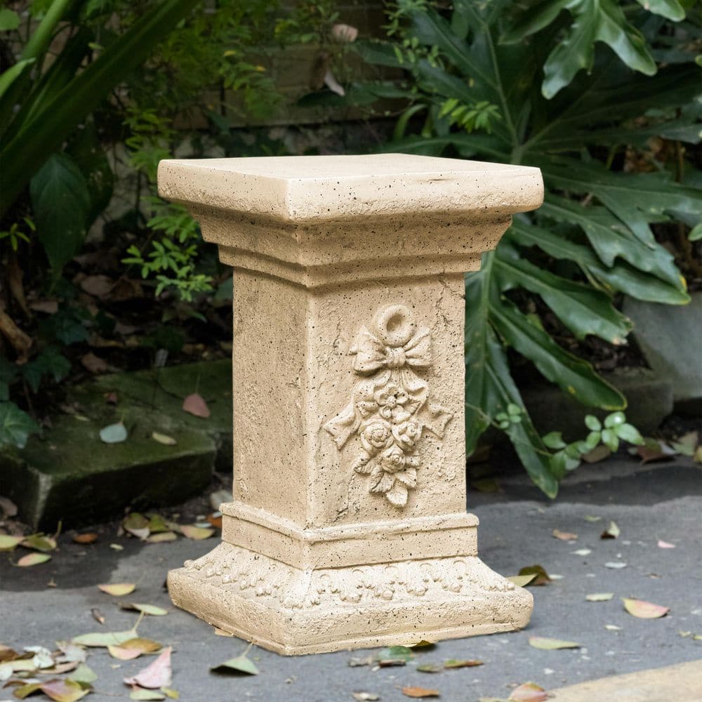 CHRISTOPHER KNIGHT HOME William 19 in. H Outdoor/Indoor Concrete
