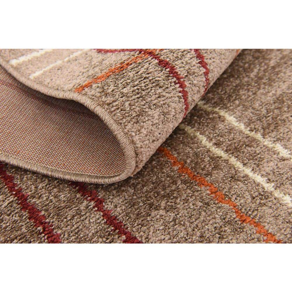 Light Brown Geometric Low Pile Area Rug 5' x 8'