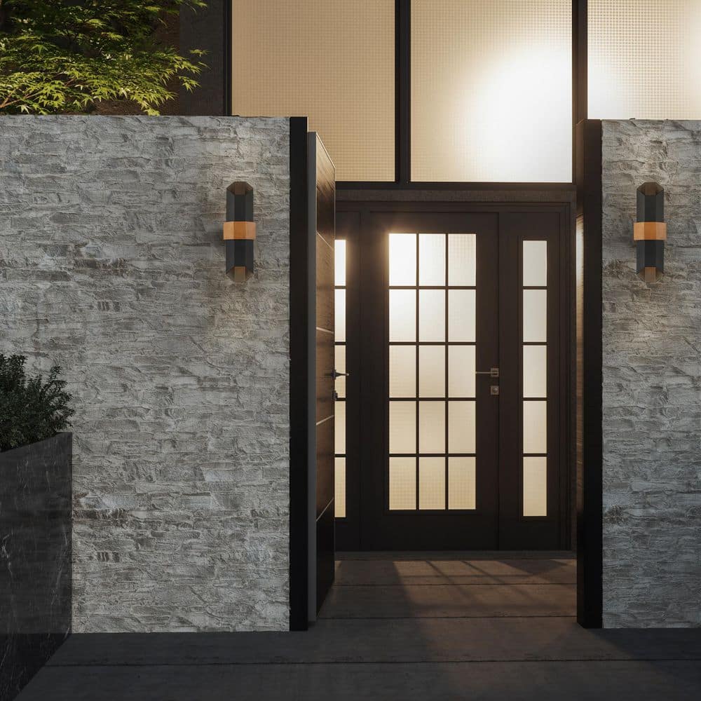 Modern Geometric 20.5" LED Outdoor Lantern in Matte Black