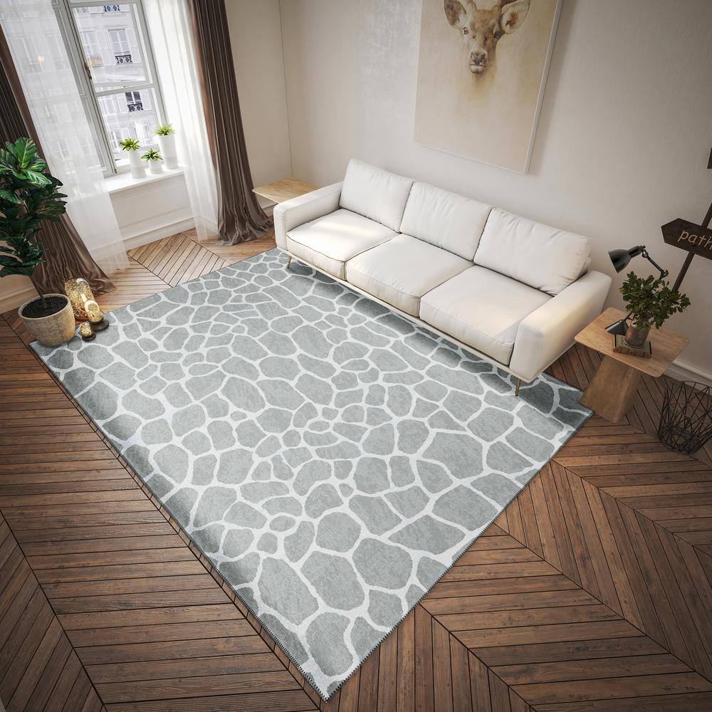 Gray Giraffe Print Flat Woven Chenille Area Rug 5' x 7'