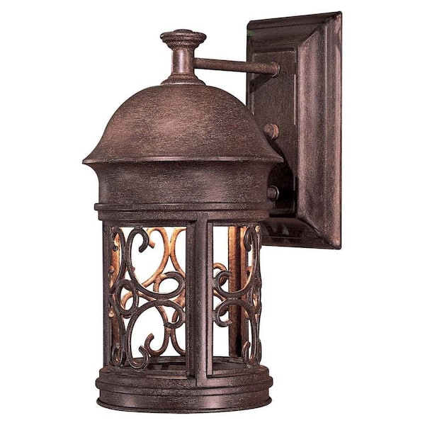the great outdoors by Minka Lavery Sage Ridge 1-Light Vintage Rust Outdoor Wall Lantern Sconce