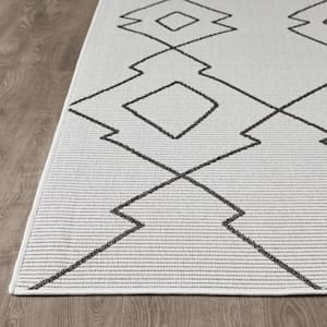 Breyleigh Culton Cream 5 ft. 3 in. x 7 ft. 3 in. Abstract Polypropylene Indoor/Outdoor Area Rug