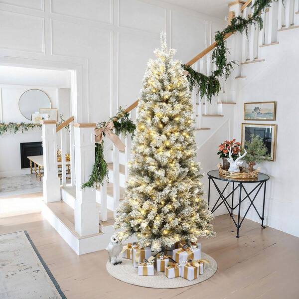 LuxenHome 7 ft. Pre-Lit Snow-Flocked Full Artificial Christmas