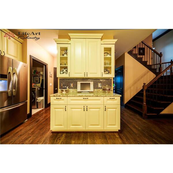 LIFEART CABINETRY Oxford Assembled 21 in. x 42 in. x 12 in. Wall Mullion Raised-Panel Door Cabinet with 3 Shelves in Creamy White