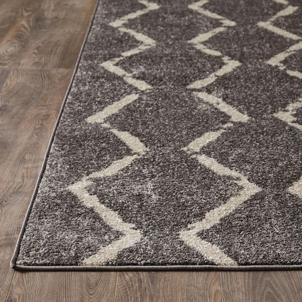 Beni Mini White Shag Rug with Black Diamond Pattern - 3'2 x 3'4