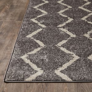 Kissandrah Brynder Brown 7 ft. 10 in. x 9 ft. 10 in. Geometric Polypropylene Area Rug