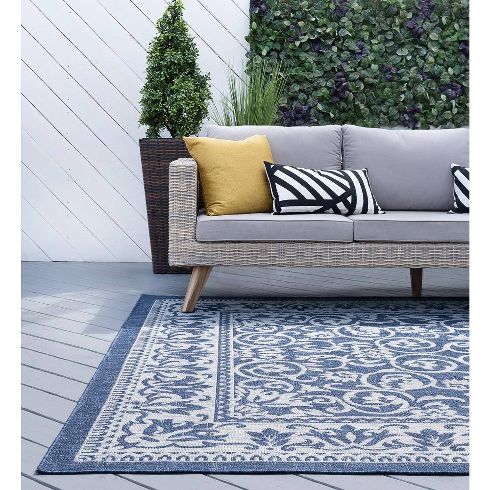 Navy Floral Synthetic 5' x 7' Rectangular Outdoor Rug