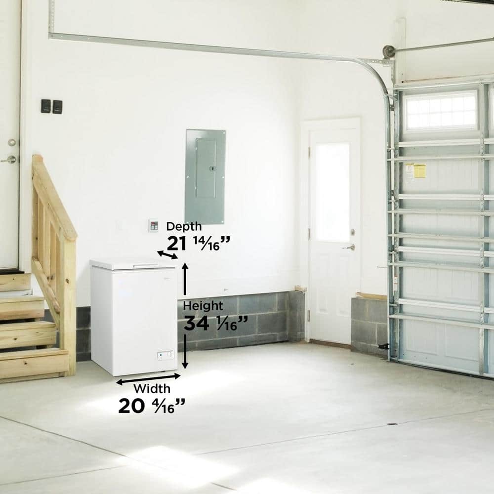 Compact White 3.5 cu ft Chest Freezer with Manual Defrost