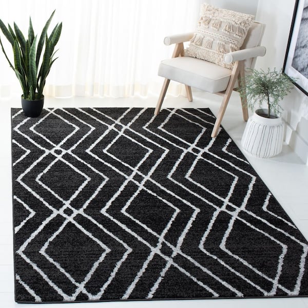 Adirondack 4 ft. x 6 ft. Black/Light Gray Chevron Diamond Area Rug