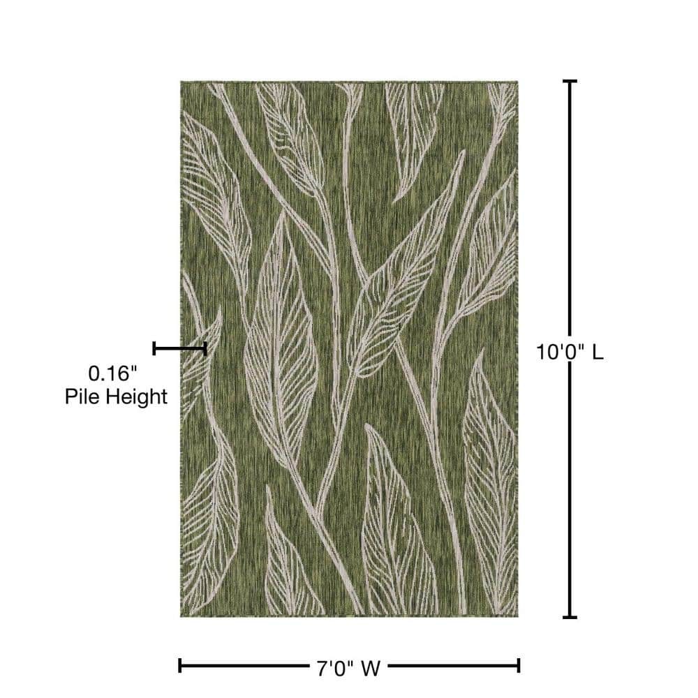 Botanical Green and Ivory Synthetic Outdoor Area Rug, 7' x 10'