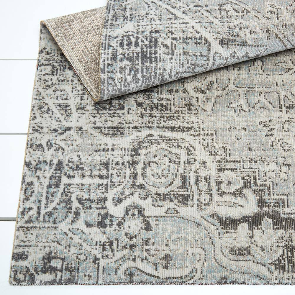 Sofia Fleur Gray Medallion Synthetic Indoor/Outdoor Rug 7'9" x 10'2"