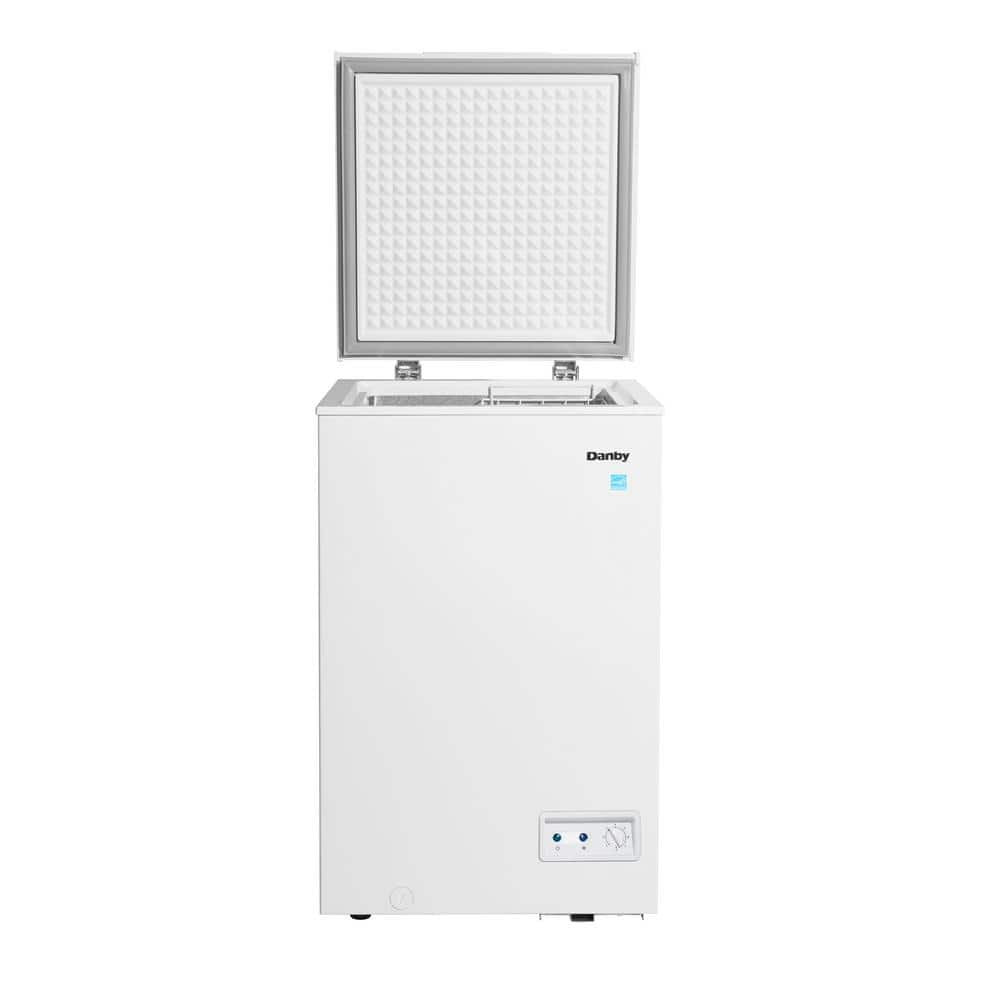 Compact White Energy Star Chest Freezer with Manual Defrost