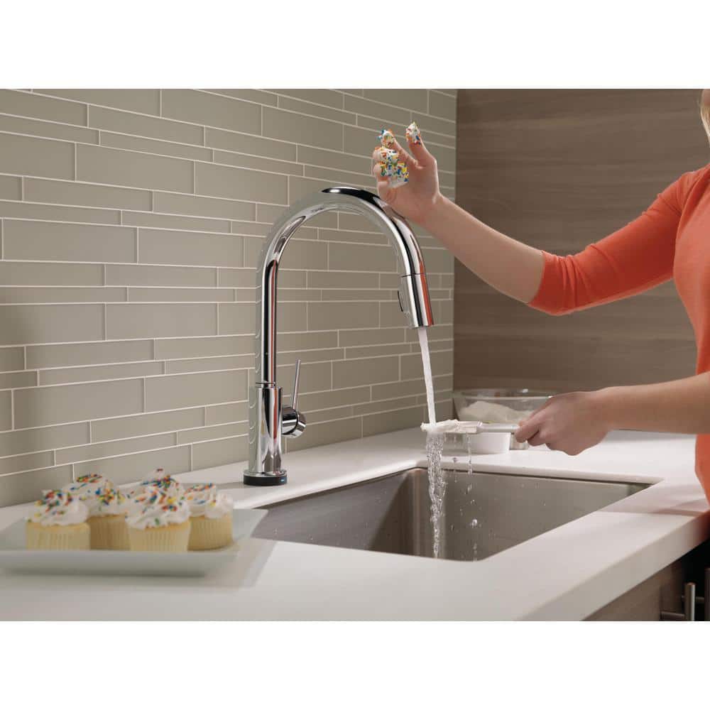 Chrome Single-Handle Pull-Down Kitchen Faucet with Touch Technology