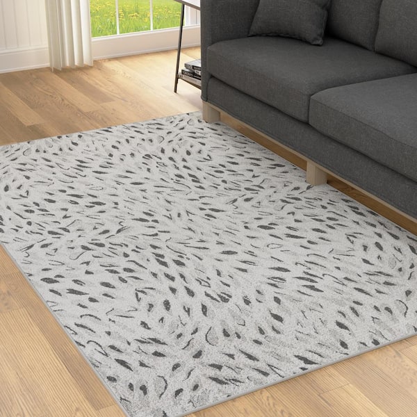 Daphne Cream 5 ft. x 8 ft. Leaf Pattern Abstract Area Rug