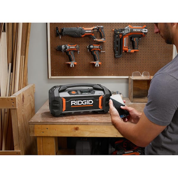 RIDGID - 18V Cordless Bluetooth Charging Radio (Tool Only)