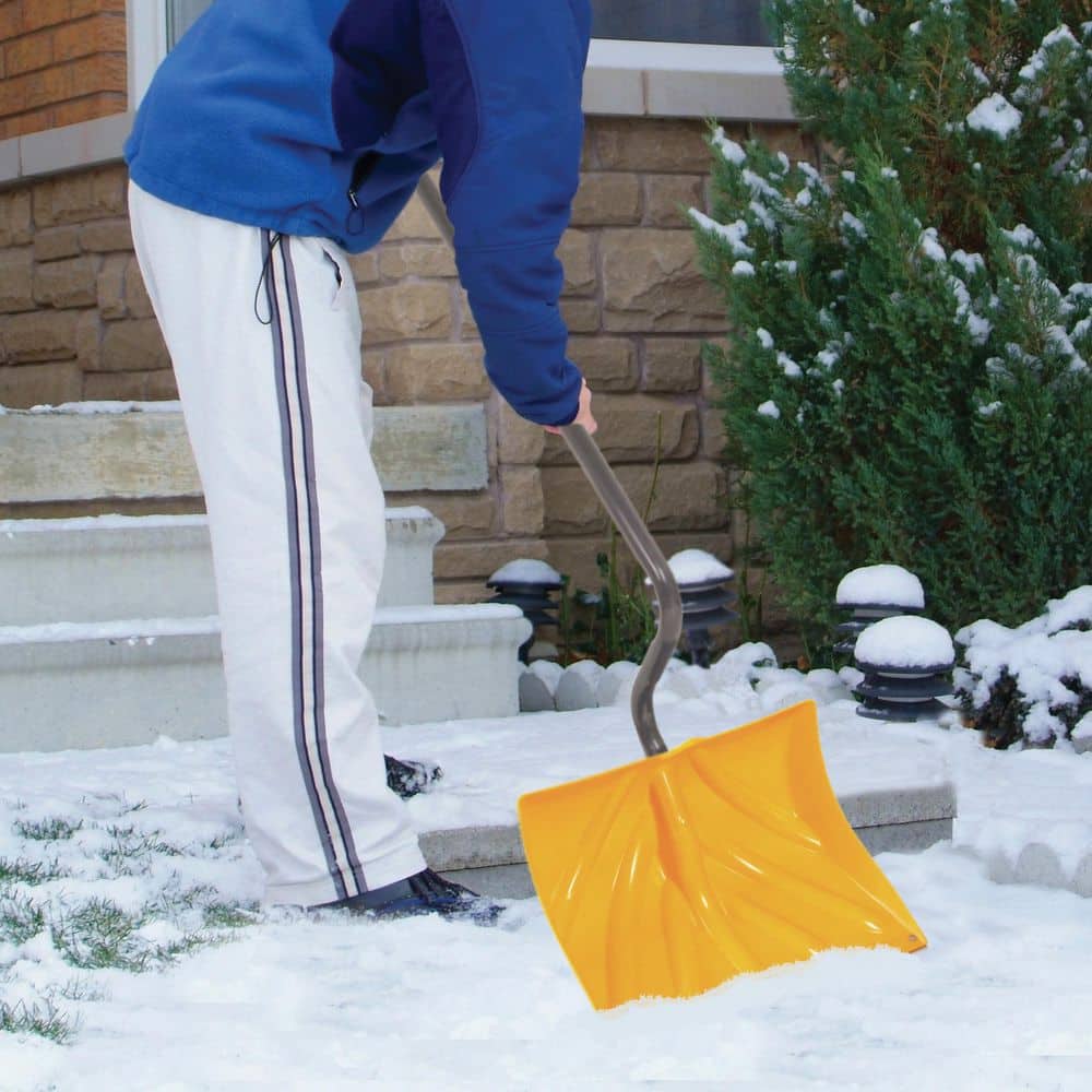 True Temper 40.80 in. Steel Handle Plastic Combo Pusher and Snow Shovel 1603072