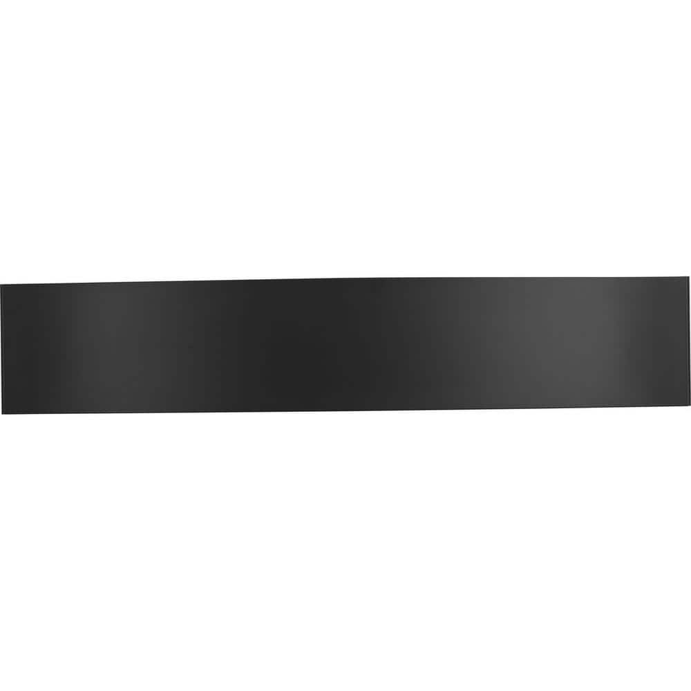 Curvity 24" Matte Black Aluminum LED Vanity Light