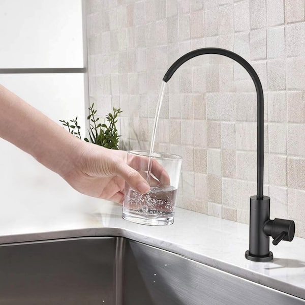 Single-Handle Beverage Faucet for Water Filtration Systems in Matte Black