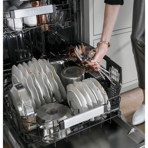 https://images.thdstatic.com/productImages/1c0f67ad-8626-4356-931f-82f06fa3c99c/svn/stainless-steel-cafe-built-in-dishwashers-cdt875p2ns1-fa_600.jpg