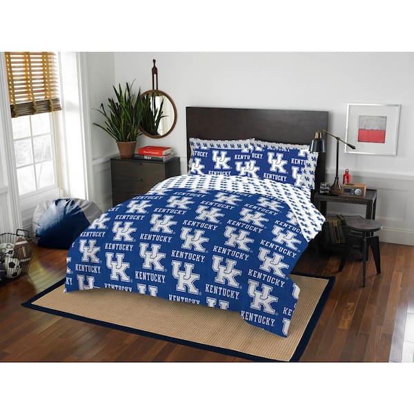 THE NORTHWEST GROUP 7-Pieces Multi-Color NCAA Rotary Kentucky Polyester Queen Bed in Bag Set