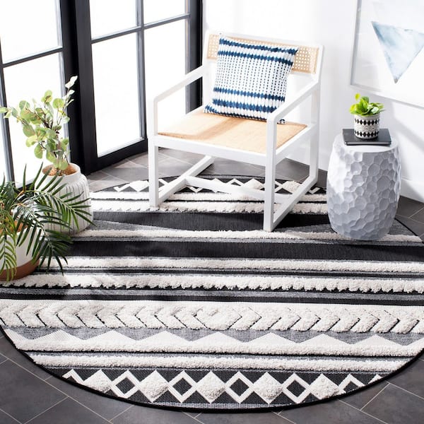 Cottage Ivory/Black 7 ft. x 7 ft. High-Low Striped Indoor/Outdoor Round Area Rug