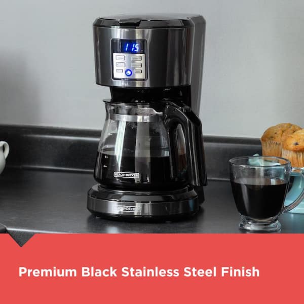 https://images.thdstatic.com/productImages/1c696643-a7ba-4598-9614-e750b5911133/svn/black-stainless-black-decker-drip-coffee-makers-cm1331bs-4f_600.jpg