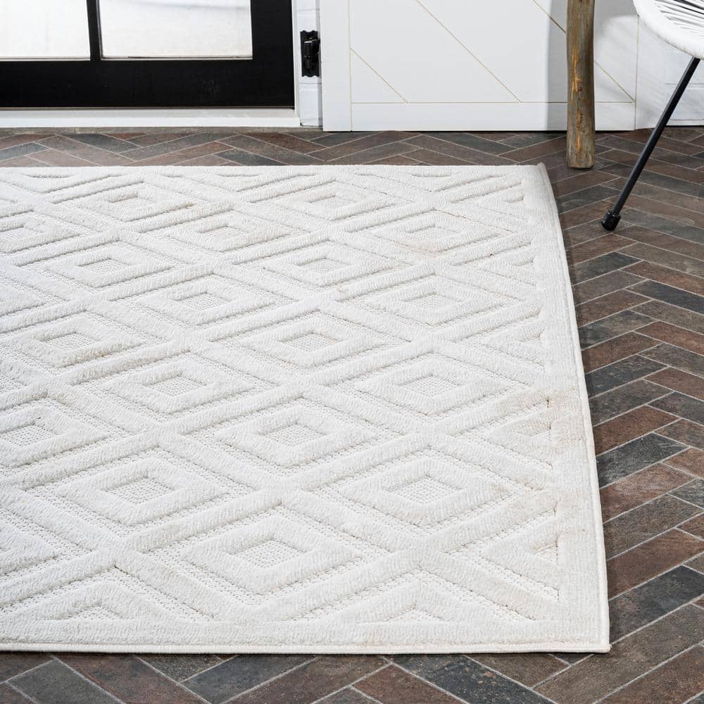 Ivory Geometric Synthetic Indoor/Outdoor Area Rug, 3 x 5