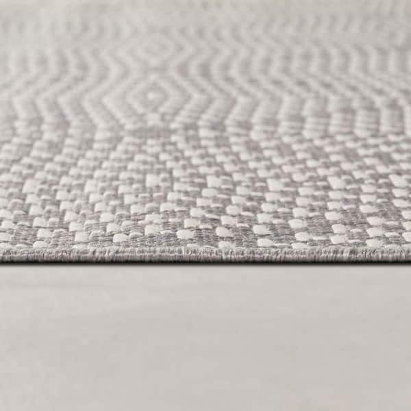 Bryce Grey 5 ft. 3 in. x 7 ft. Southwestern Indoor/Outdoor Area Rug