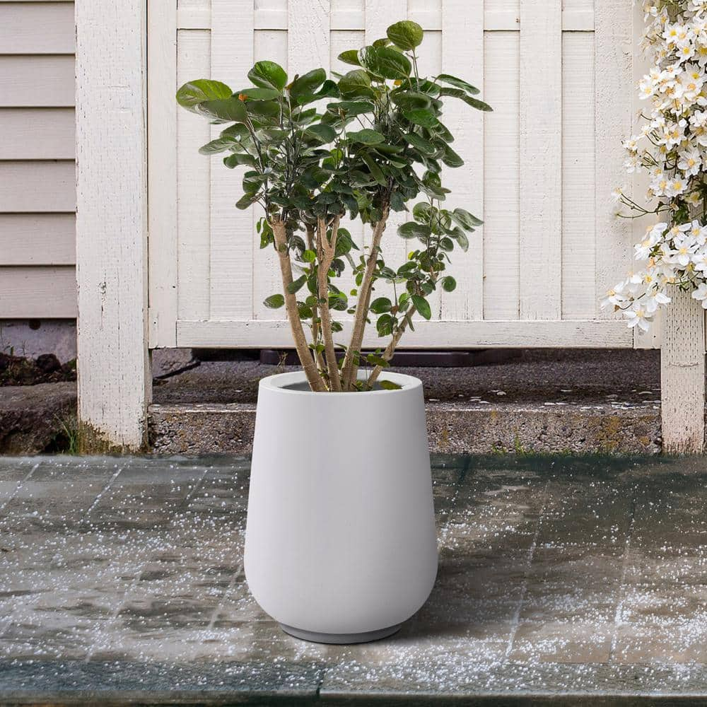 https://images.thdstatic.com/productImages/1c977b52-ef7c-4e85-96bd-7b8871ec6c10/svn/pure-white-kante-plant-pots-rf2015023c-c80011-64_1000.jpg