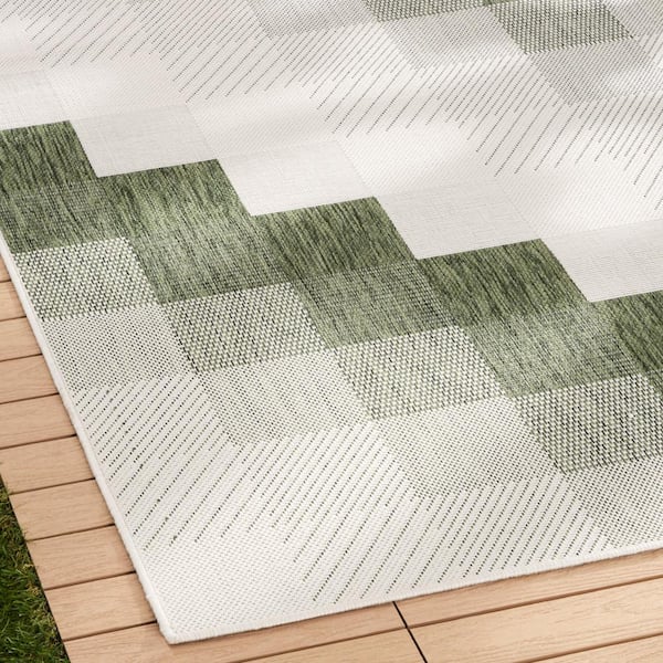 Patio Country Green/Cream 8 ft. x 10 ft. Ombre Chevron Polypropylene Indoor/Outdoor Area Rug