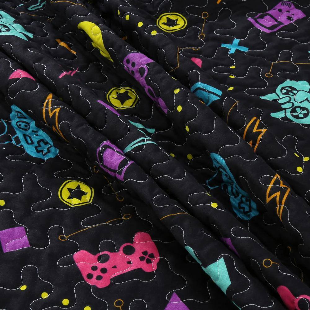 Twin Size Black Polyester Gamer Reversible Bedspread Set