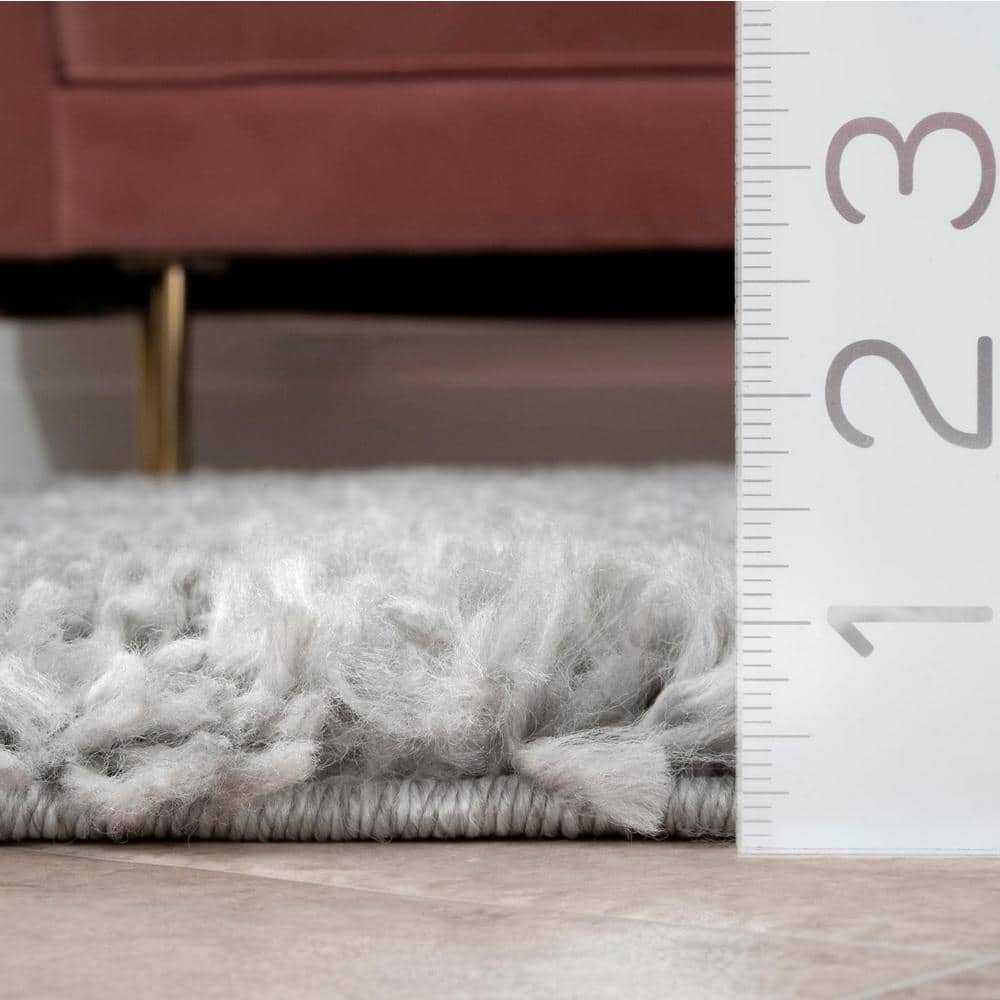 Luxurious Gray Solid Shag Synthetic Area Rug 4' x 6'