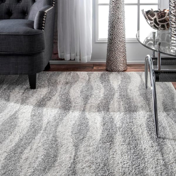 nuLOOM BDSM02A Contemporary Tristan Area Rug, 4＆#39; x 6＆#39;, Grey nuLOOM Tristan Modern Striped Gray 3 ft. x 12 ft. Runner Rug