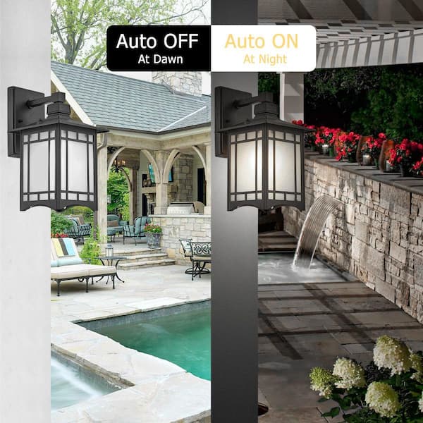 120-Watt Equivalent A21 E26 Base Daylight (5000K) Dusk to Dawn LED Light Bulb for Outdoor Wall Light (2-Pack)