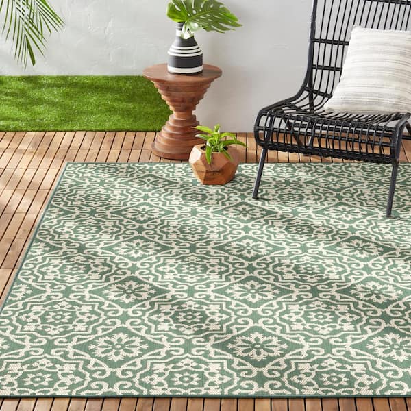 Patio Country Danica Green/Beige 5 ft. x 7 ft. Geometric Indoor/Outdoor Area Rug