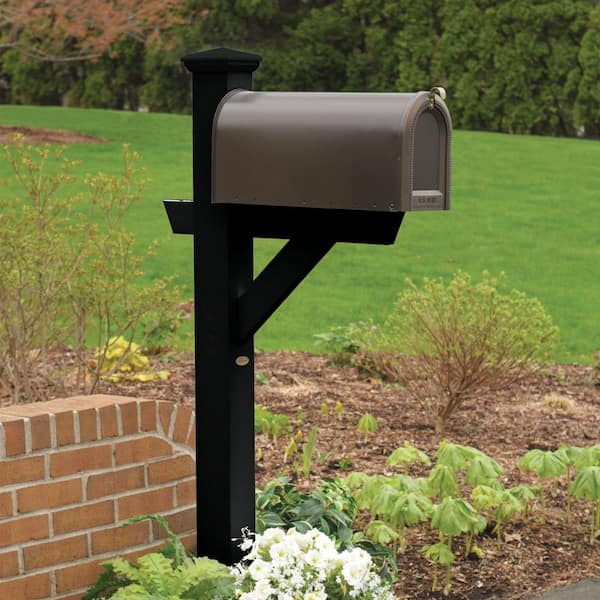 Highwood Hazleton Recycled Plastic Mailbox Post in Black