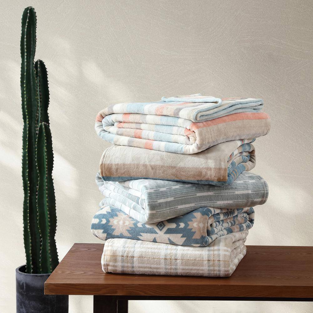 Dakota Blue and White Reversible Fleece Full Blanket