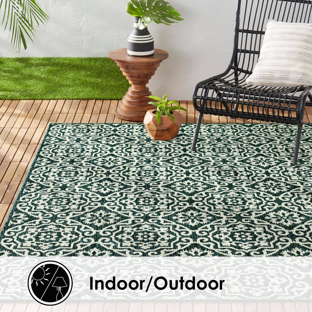 Teal Blue Geometric Synthetic Indoor/Outdoor Area Rug