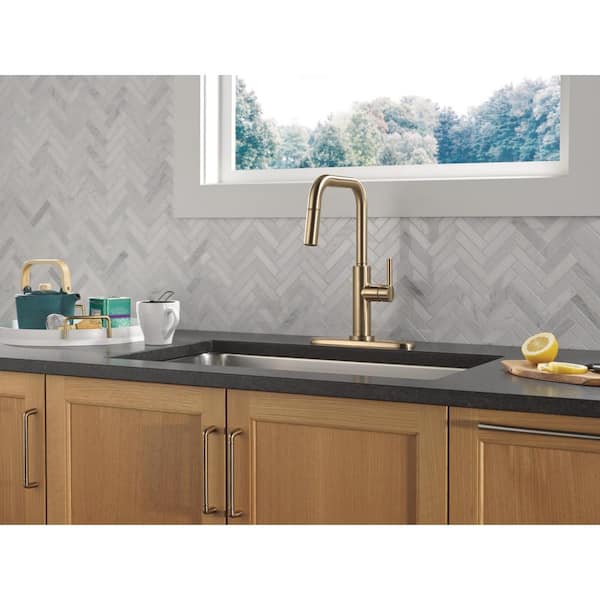 Delta Nicoli Gold Champagne Bronze 15.75 in. H Pull Down Sprayer