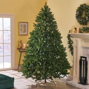 7 ft. Norway Hinged Christmas Tree with 2231 Lush Tips