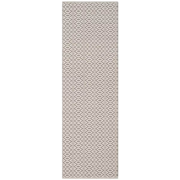 SAFAVIEH Montauk Ivory/Gray 2 ft. x 5 ft. Solid Runner Rug