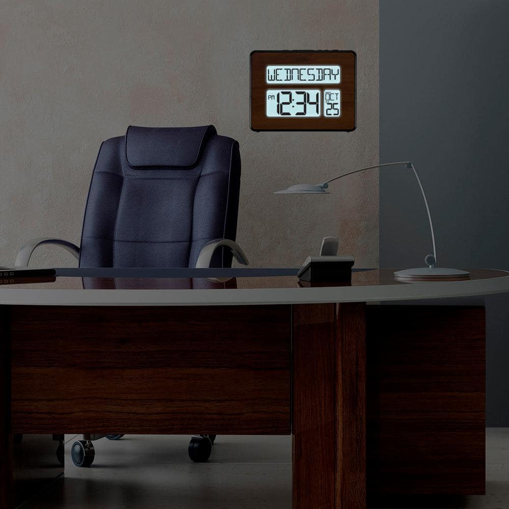 La Crosse Technology Backlight Atomic Full Calendar Digital Clock